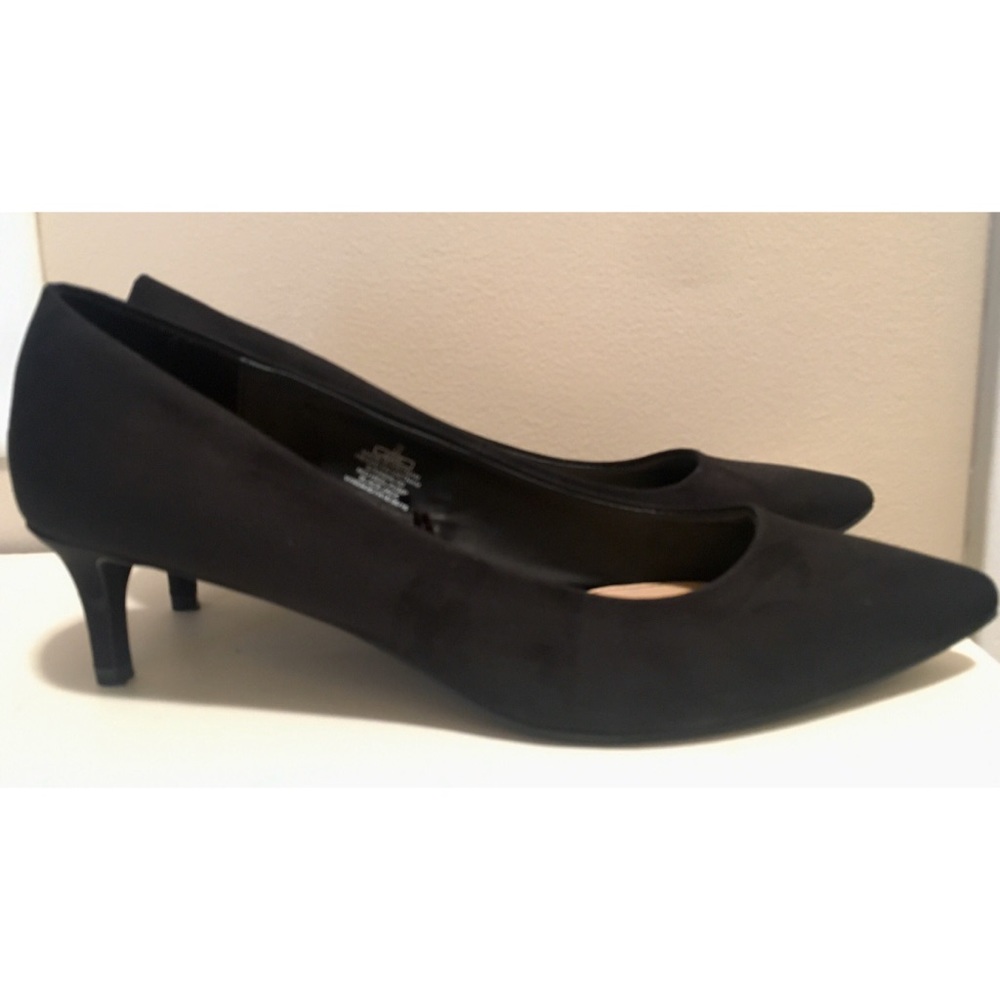 Old Navy Faux Suede Kitten Heel